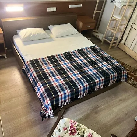Konukevi Sekercigiller Grup Konuk Evi *