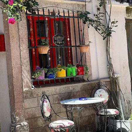 Sekercigiller Grup Konuk Evi Готель Айвалик